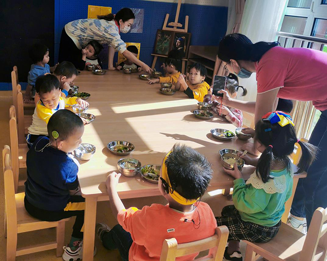 图为儿童午餐